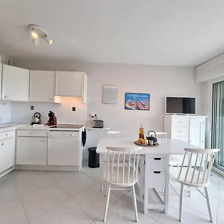 Appartement Vue Mer-piscine Et Parking La Chaume