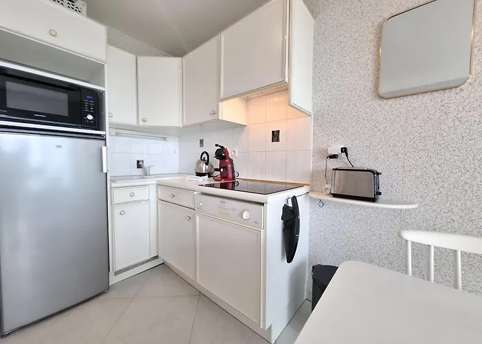 Vue Mer-piscine Et Parking La Chaume